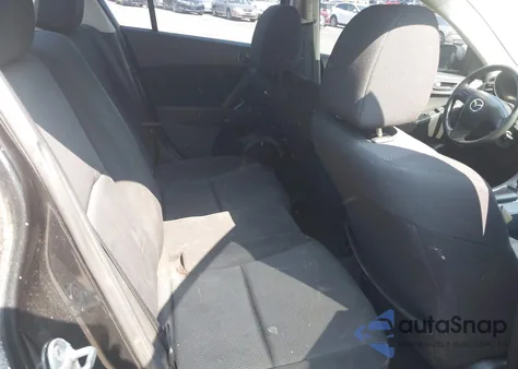 2011 Mazda Mazda3 I Sport z USA, uszkodzony, nr VIN JM1BL1UG2B1361921